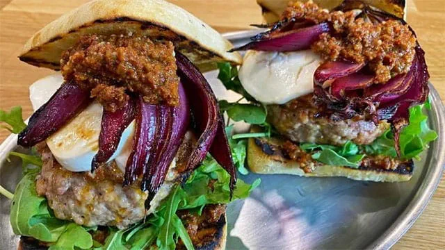 Zesty Sun-dried Tomato Pesto Turkey Burger Zesty Sun-dried Tomato Pesto Burger