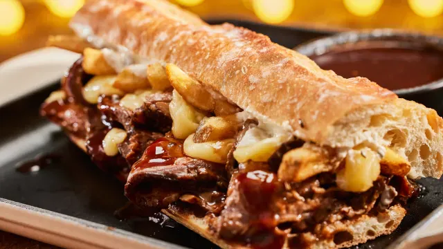Poutine French Dip Sandwich poutine-french-dip-sandwich-640x360