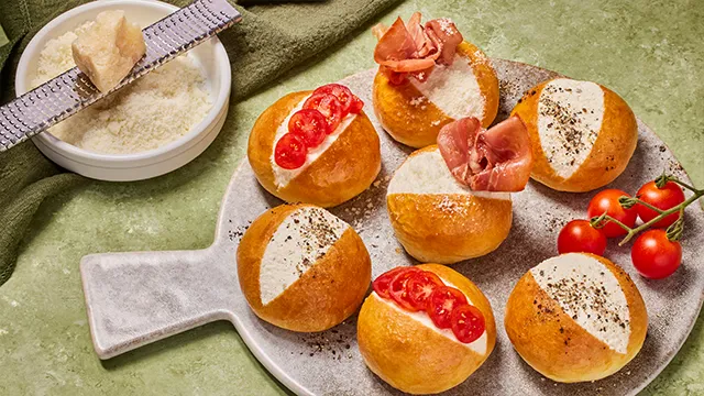 Cacio e Pepe Maritozzi Cacio e Pepe Maritozzi