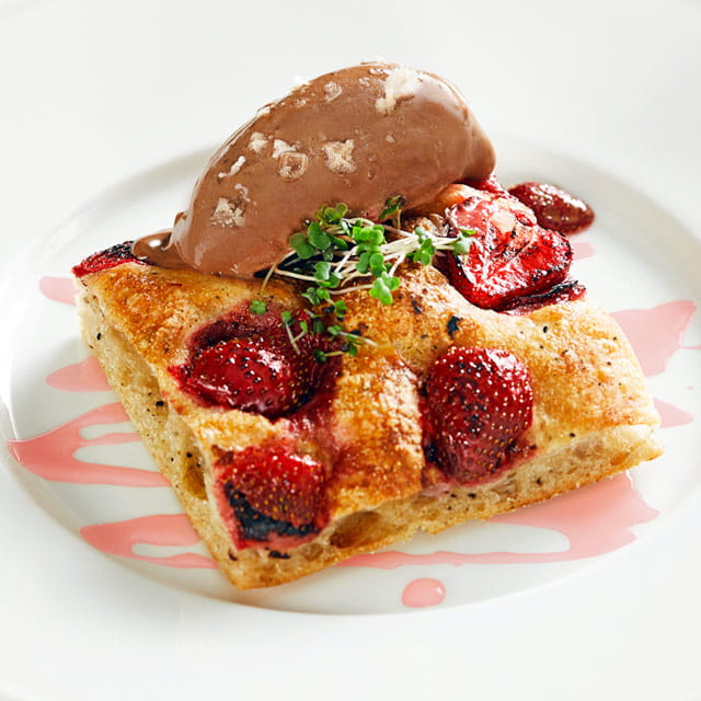 Black Pepper-Strawberry Coca with Smoked Chocolate Ice Cream