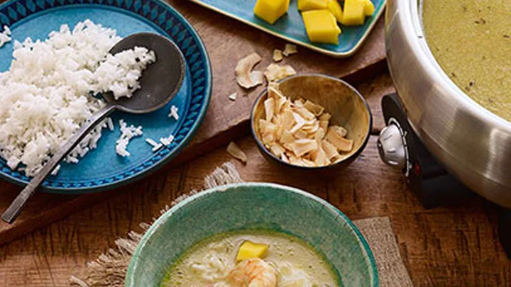 caribbean_hot_pot_broth_with_papaya_pica_sauce