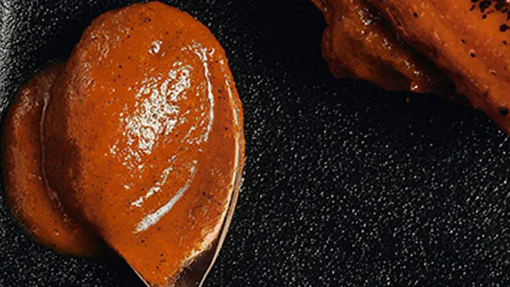 FF21_Plants-Pushing-Boundaries_Brined-Carrot-Hot-Dog-with-charred-tomato-ketchup-10_800x800