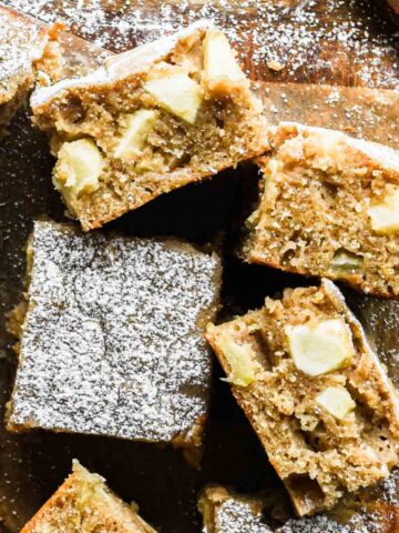Apple spice cake slices.