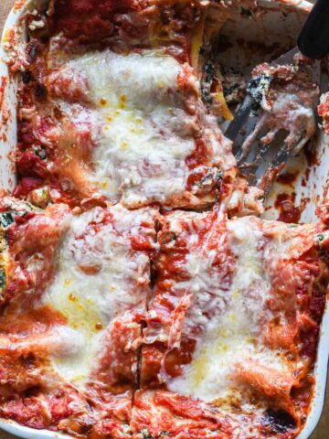 Sliced spinach and ricotta lasagna.